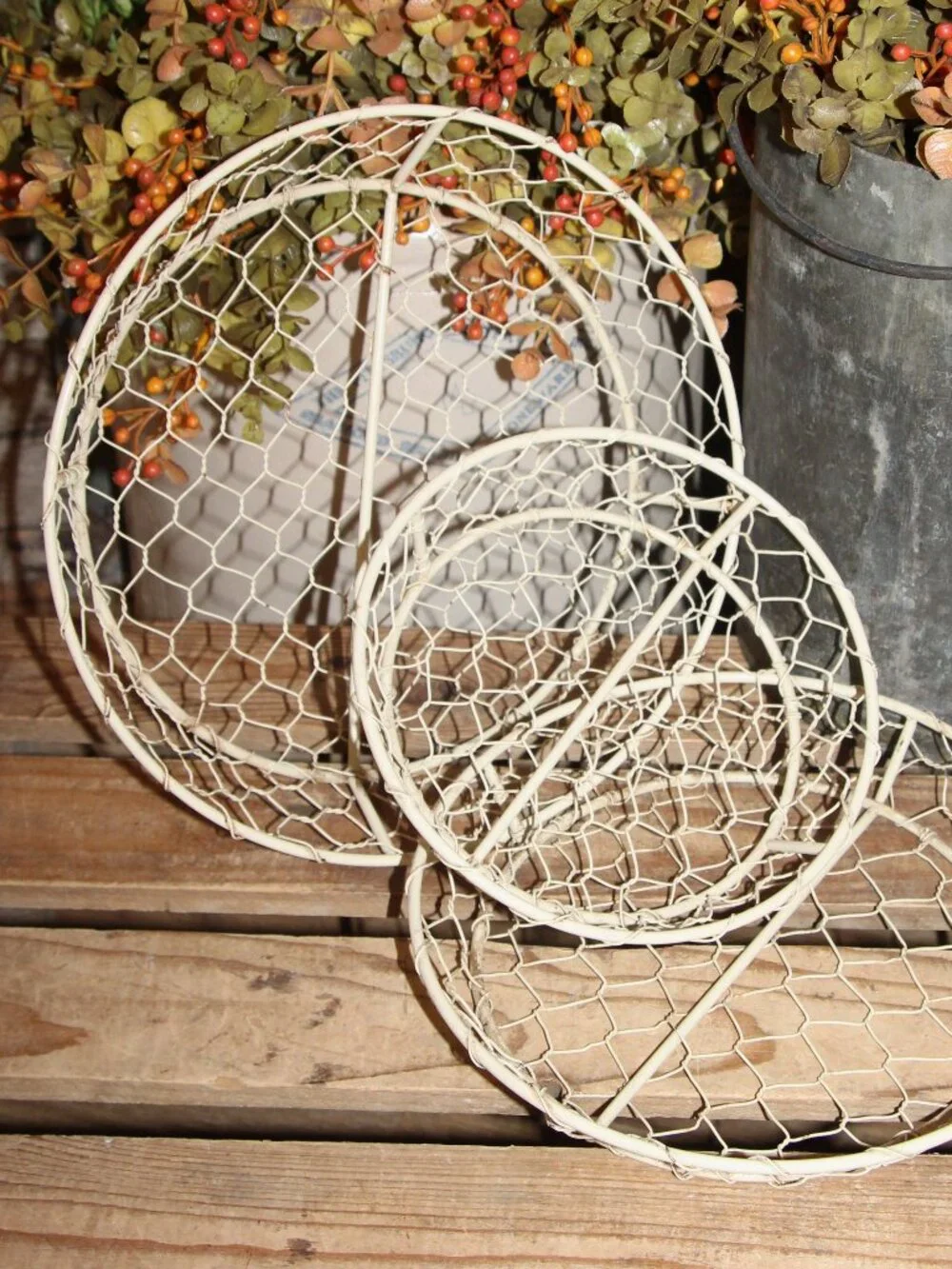 NEW Rustic French Country Farmhouse Cream Chicken Wire Basket Dish Tray Set